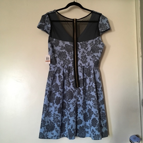 B Darlin Floral dress - Picture 3 of 6